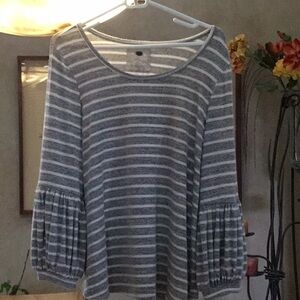 COPY - Soft Knit - Large NWOT Top. Excellent. Stripes, Grey/White